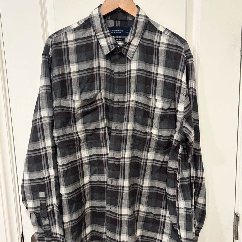 Men's Black and Gray Plaid Shirt